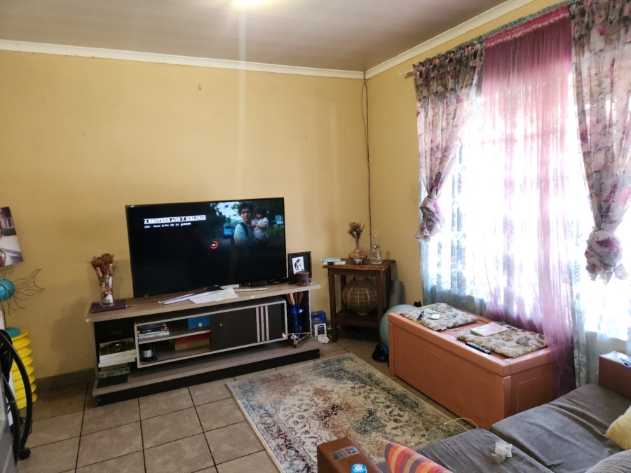 1 Bedroom Property for Sale in Rustenburg Central North West